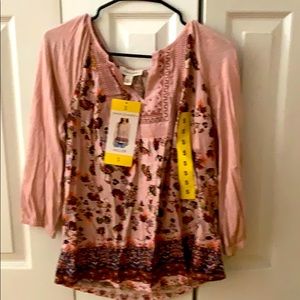 new never worn 3/4 sleeve shirt